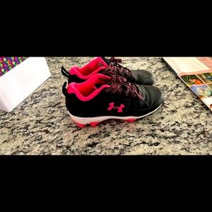 Under armor girl cleats